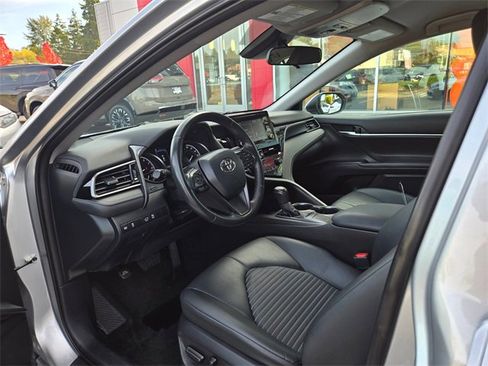 Used 2022 Toyota Camry SE image 21