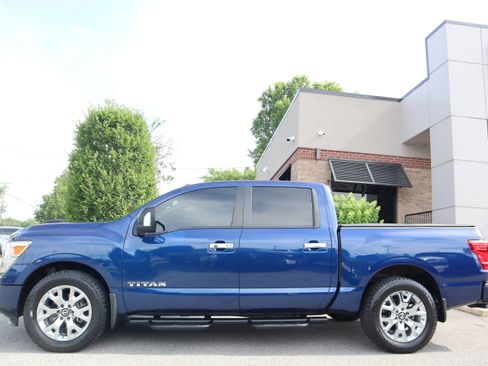 Used 2021 Nissan Titan SV w/ SV Convenience Package AWD/4WD image 11