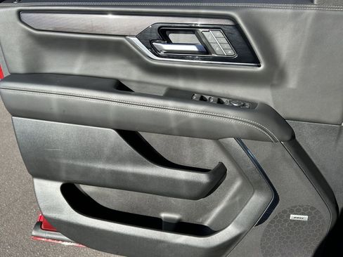 Used 2025 GMC Yukon Elevation image 22