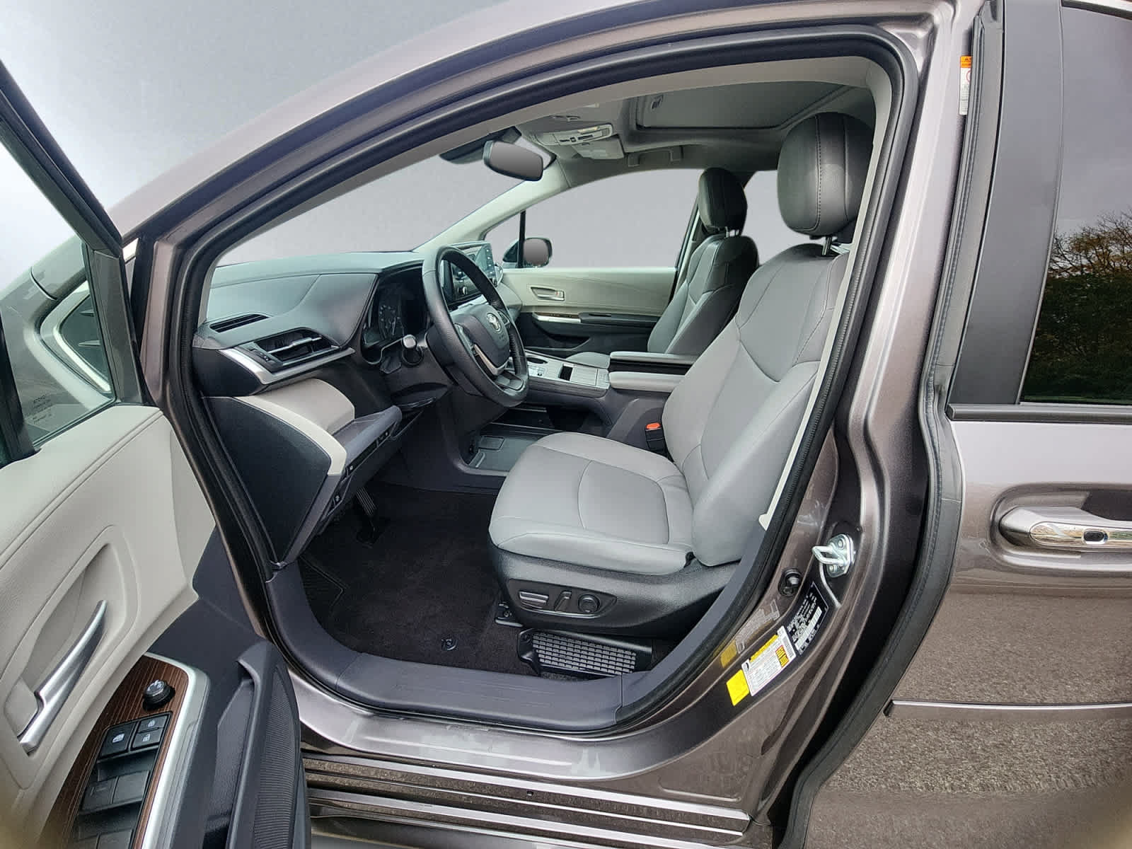 Used 2022 Toyota Sienna XLE AWD/4WD image 13