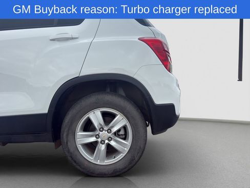 Used 2022 Chevrolet Trax LS w/ Tint and Cruise Package AWD/4WD image 22