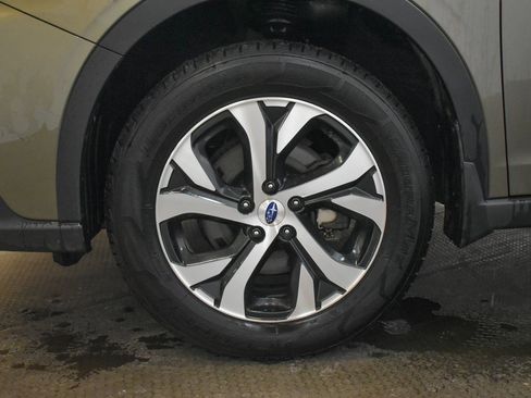 Used 2022 Subaru Outback Touring w/ Popular Package #2 image 9