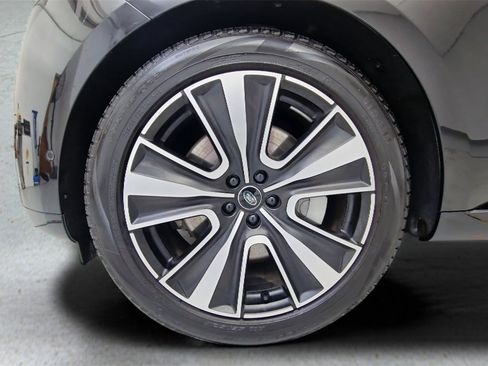 Used 2025 Land Rover Range Rover SE image 13