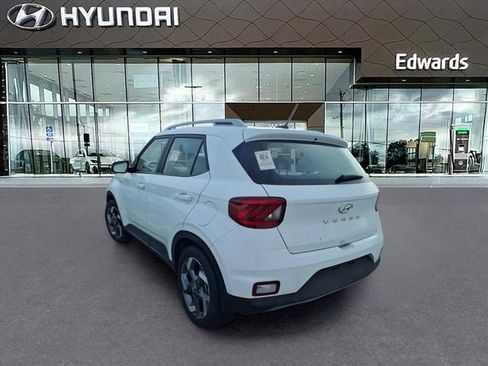 Used 2025 Hyundai Venue SEL image 6