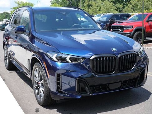 New 2026 BMW X5 xDrive40i w/ M Sport Package AWD/4WD image 16