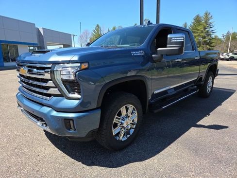 New 2026 Chevrolet Silverado 2500 High Country w/ Z71 Off-Road Package AWD/4WD image 3