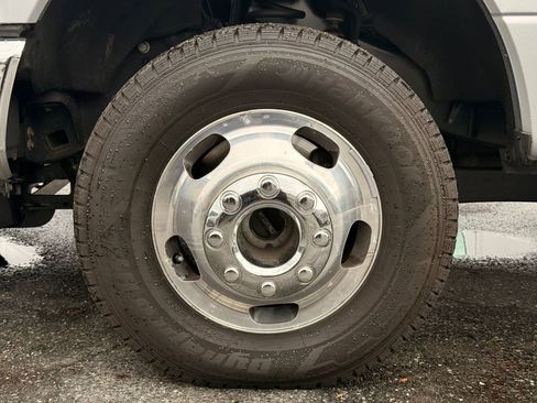 Used 2021 Ford F350 Lariat w/ Lariat Value Package image 9