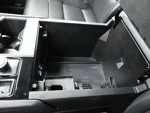 Used 2024 Toyota Tundra Limited image 29