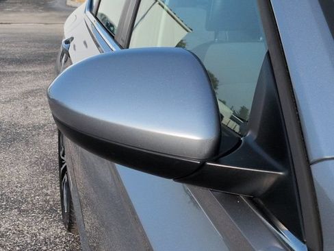 Used 2025 Volkswagen Jetta SE FWD image 11