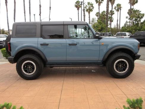 Certified 2023 Ford Bronco Badlands w/ Sasquatch Package AWD/4WD image 5