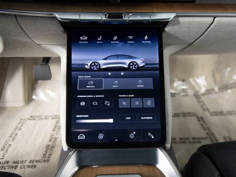 Used 2022 Lucid Air Grand Touring image 19