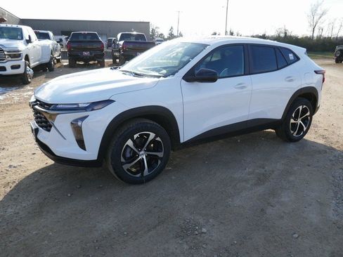 New 2026 Chevrolet Trax RS w/ Sunroof Package image 6