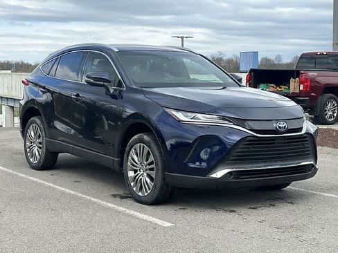 Used 2022 Toyota Venza XLE image 21