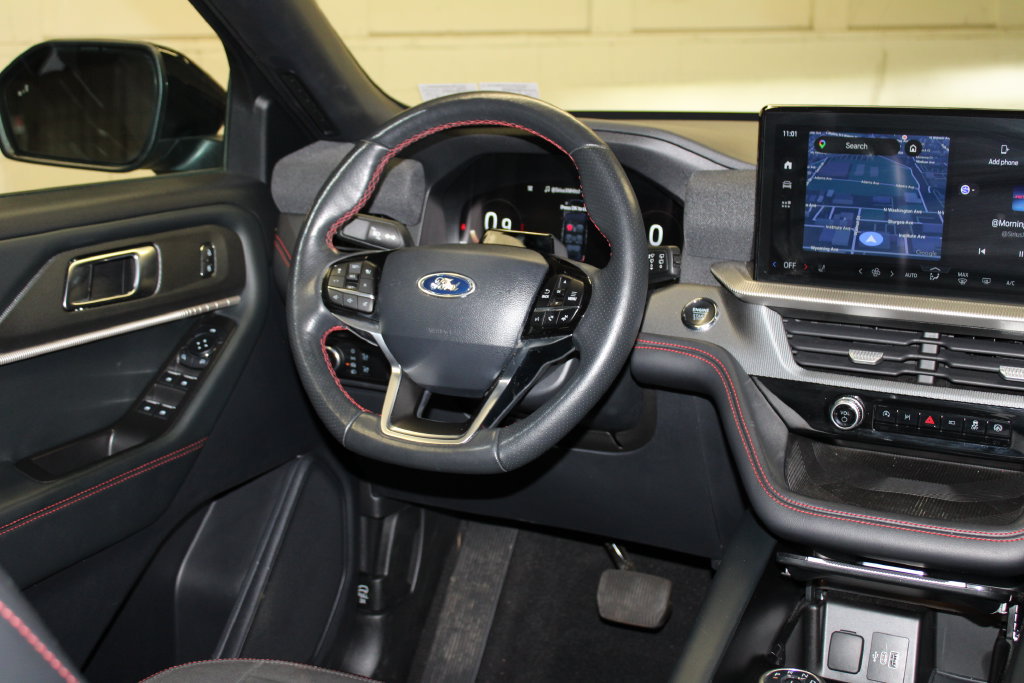 Used 2025 Ford Explorer ST-Line AWD/4WD image 14