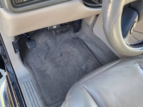 Used 2005 Chevrolet Avalanche LS w/ Preferred Equipment Group image 25