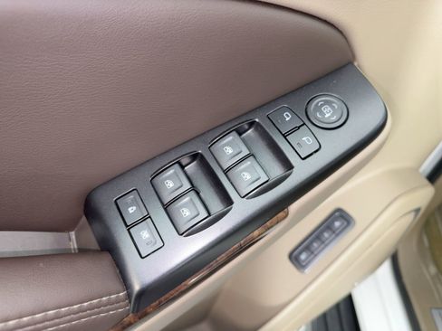 Used 2018 Chevrolet Tahoe LT image 45