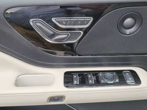 Used 2025 Lincoln Aviator Reserve w/ Jet Appearance Package AWD/4WD image 13