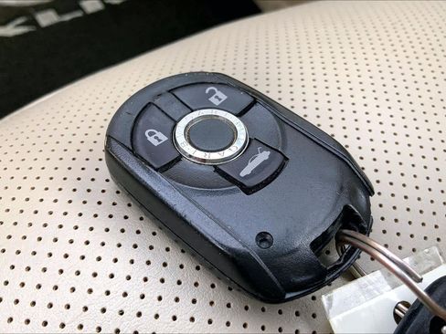 Used 2006 Cadillac XLR image 14