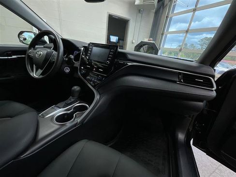Used 2022 Toyota Camry LE FWD image 30