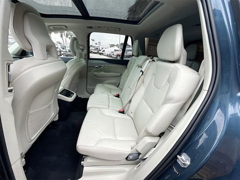 Used 2021 Volvo XC90 T5 Momentum w/ Climate Package image 27