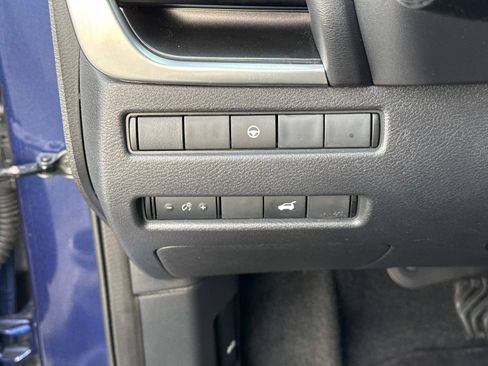 Used 2022 Nissan Rogue SV w/ SV Premium Package image 33