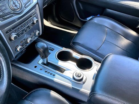 Used 2018 Nissan Pathfinder SL w/ Midnight Edition Package image 18