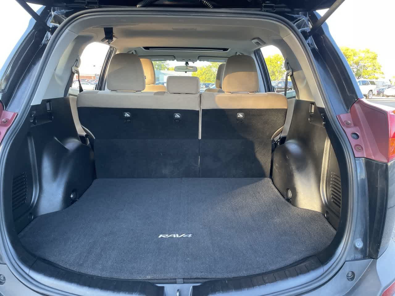 Used 2014 Toyota RAV4 XLE AWD/4WD image 17
