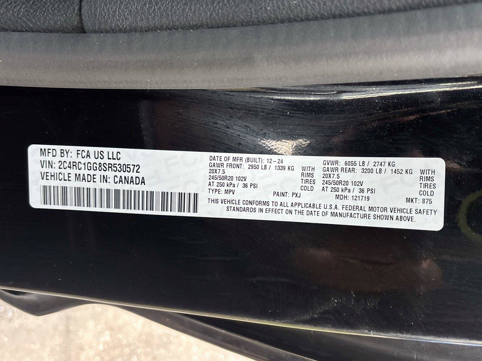 Used 2025 Chrysler Pacifica Limited FWD image 18