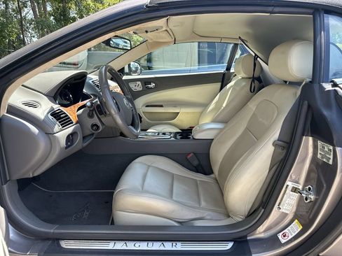 Used 2010 Jaguar XK Convertible RWD image 2