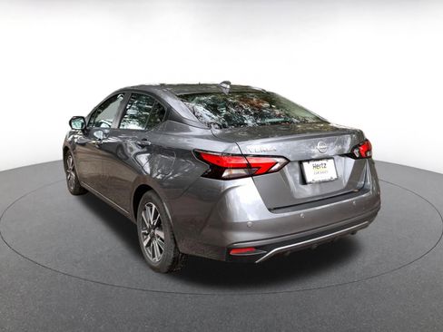 Used 2025 Nissan Versa SV image 5