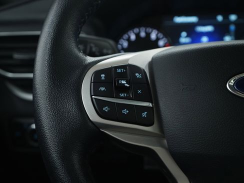 Used 2021 Ford Explorer XLT w/ Equipment Group 202A image 28