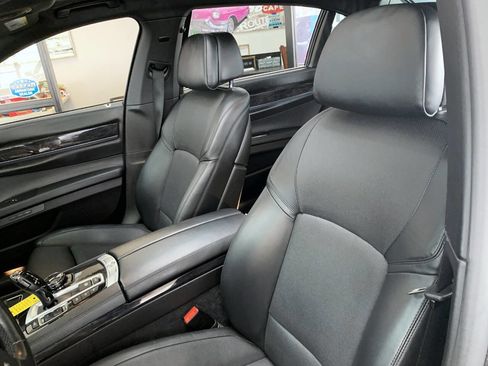 Used 2015 BMW 750Li xDrive AWD/4WD image 10