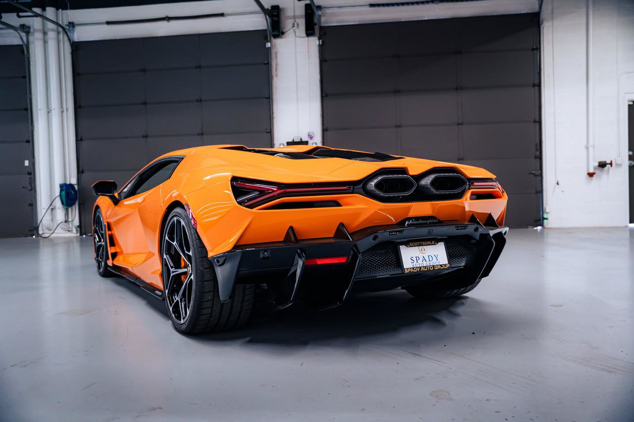 Used 2025 Lamborghini Revuelto AWD/4WD image 3