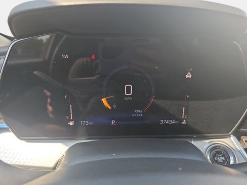 Used 2025 Chevrolet Trax LT FWD image 18