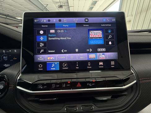 Used 2025 Jeep Compass Trailhawk w/ Trailhawk Elite Group AWD/4WD image 28