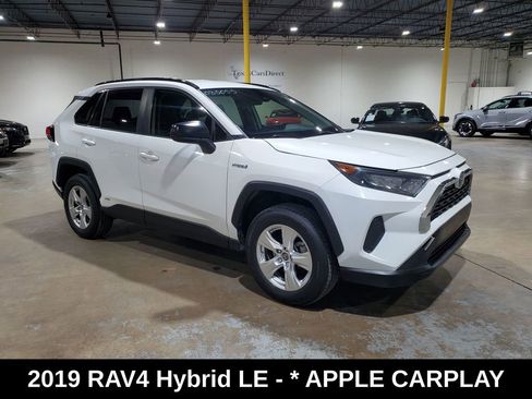 Used 2019 Toyota RAV4 LE AWD/4WD image 2