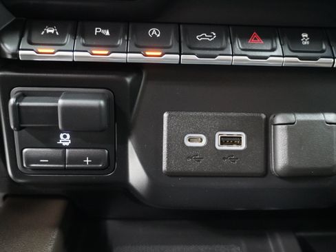 Used 2019 GMC Sierra 1500 Denali w/ Denali Ultimate Package AWD/4WD image 29