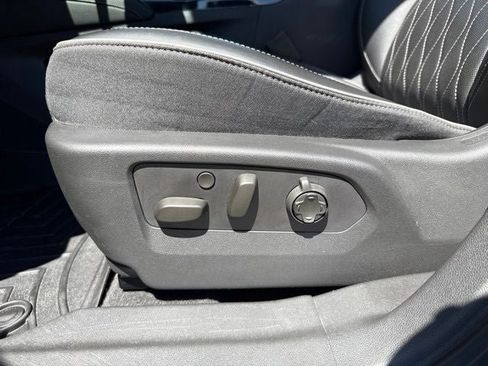 Used 2021 Buick Envision Avenir AWD/4WD image 22