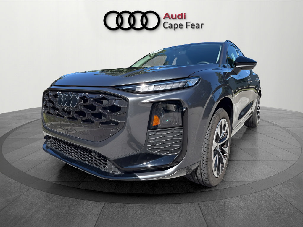 Used 2026 Audi Q3 quattro 2.0T w/ Driver Assistance Package AWD/4WD image 13