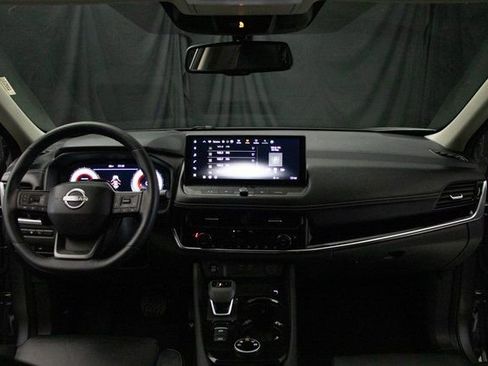 Used 2025 Nissan Rogue SL w/ Tech Package image 22