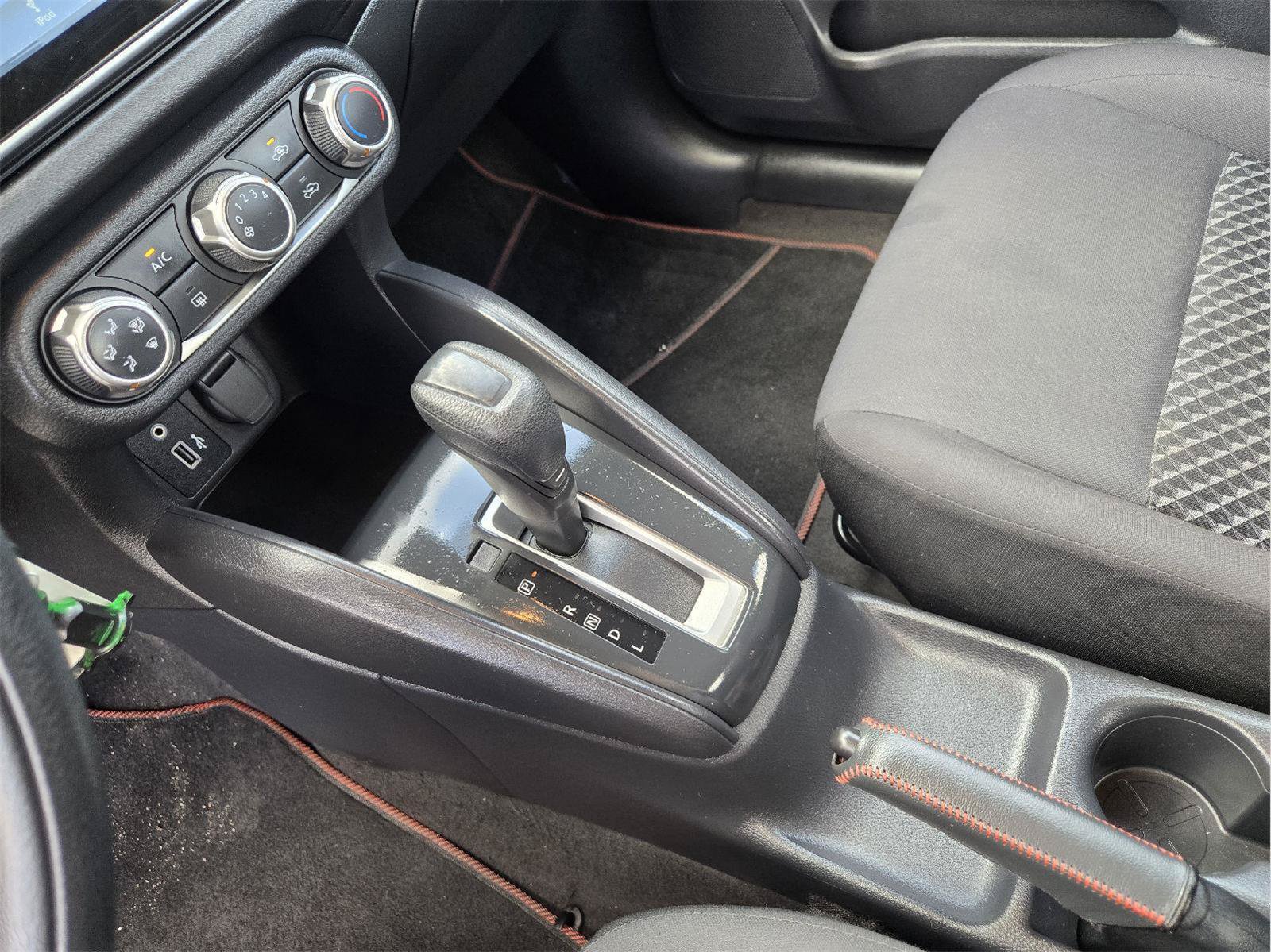 Used 2022 Nissan Versa S FWD image 18