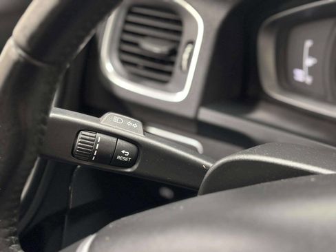 Used 2017 Volvo S60 T5 Dynamic image 31