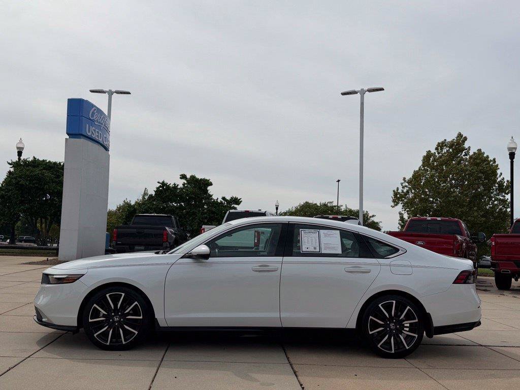 Used 2023 Honda Accord Touring image 7