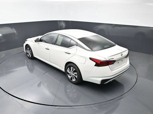 Used 2025 Nissan Altima 2.5 S FWD image 15