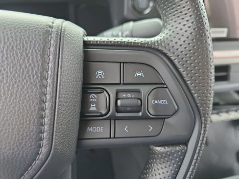 Used 2025 Toyota Tacoma SR5 image 18