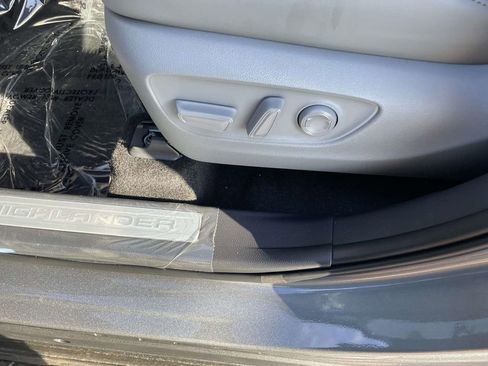 New 2026 Toyota Highlander Limited image 30