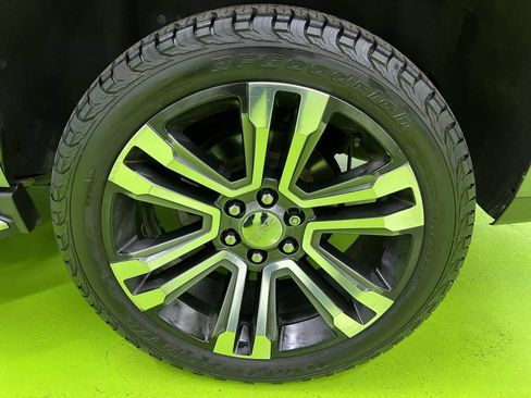 Used 2018 GMC Yukon Denali w/ Open Road Package AWD/4WD image 15