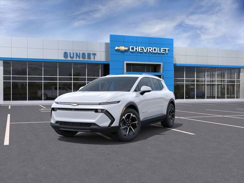New 2026 Chevrolet Equinox EV LT image 8