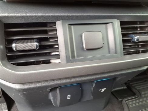 Used 2024 Ford F150 Lariat AWD/4WD image 19