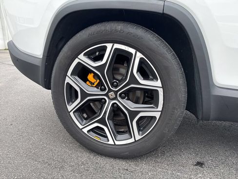 Used 2022 Rivian R1S Launch Edition AWD/4WD image 9